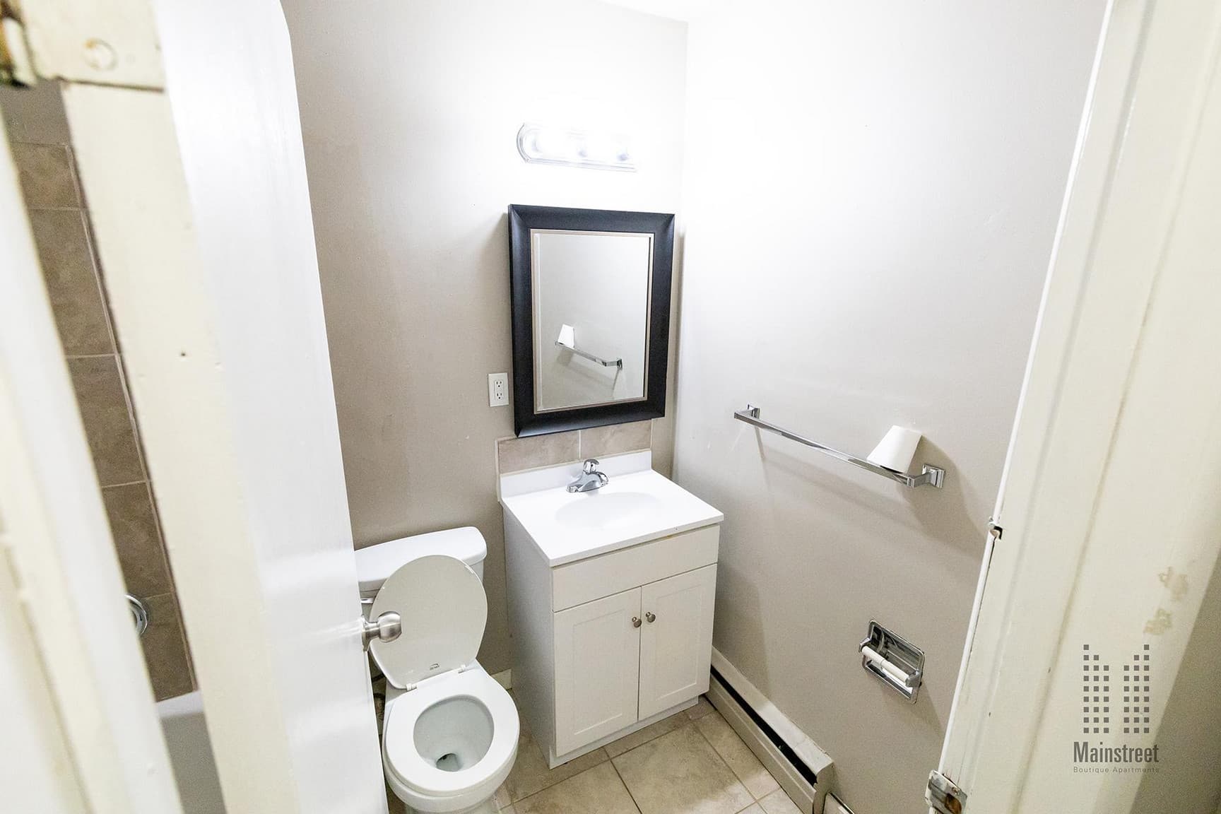 Nazir Manor — Bachelor - Photo 8