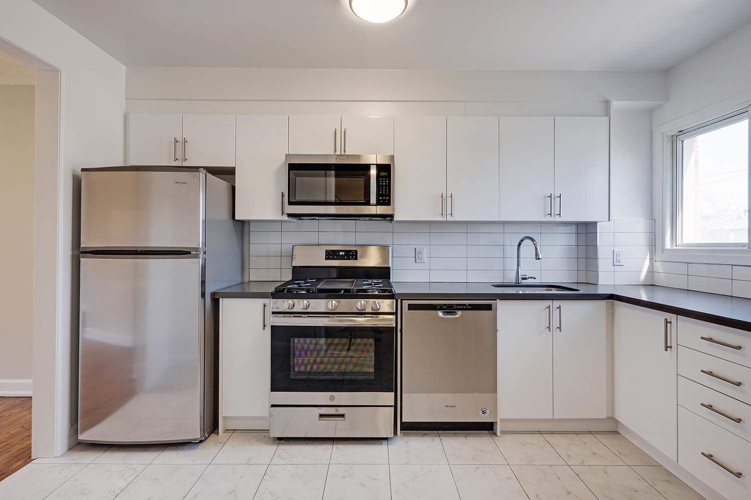 150 - 160 Cactus Avenue — 3 Bedroom - Photo 6