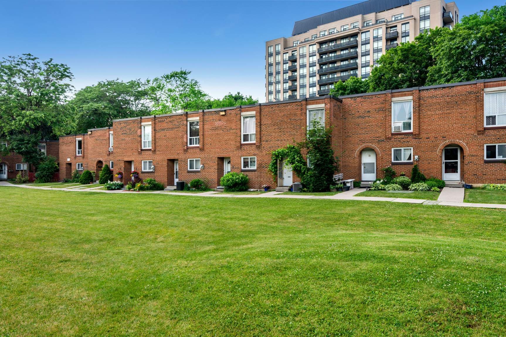 150 - 160 Cactus Avenue — 3 Bedroom - Photo 4
