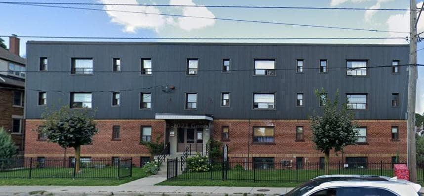 2532 Lake Shore Boulevard West — Bachelor - Photo 1
