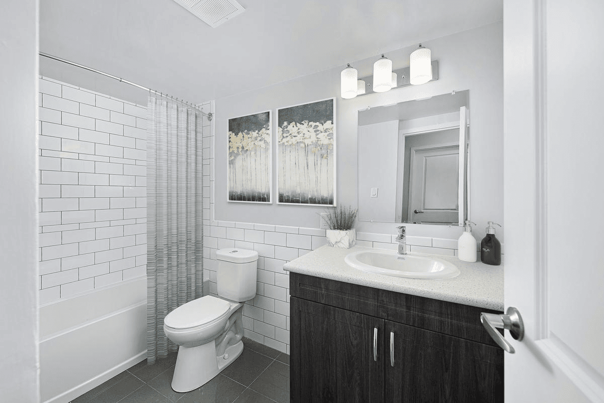 1050 Castlefield Avenue - Photo 5