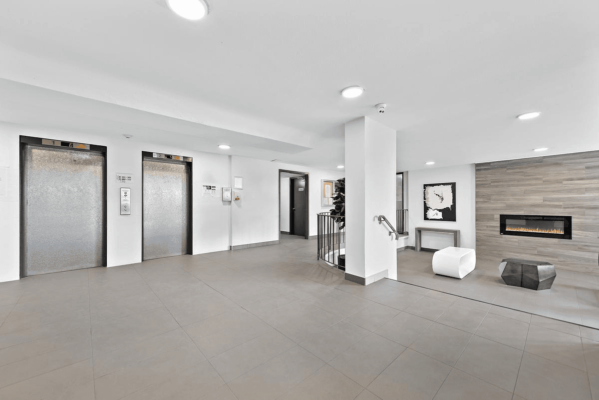 2570 Kingston Road — 1 Bedroom - Photo 17