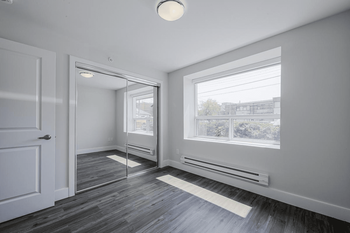 7 Elizabeth Street North — 2 Bedroom - Photo 6