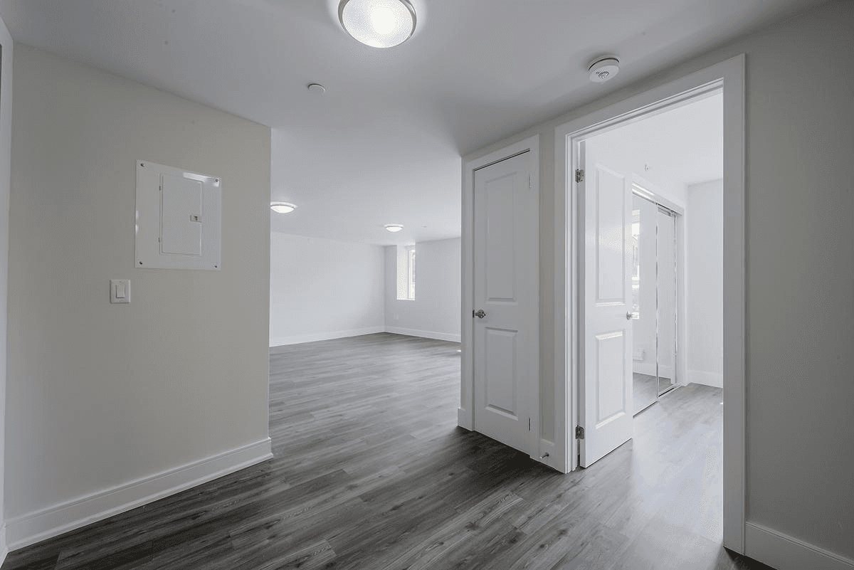 7 Elizabeth Street North — 2 Bedroom - Photo 12