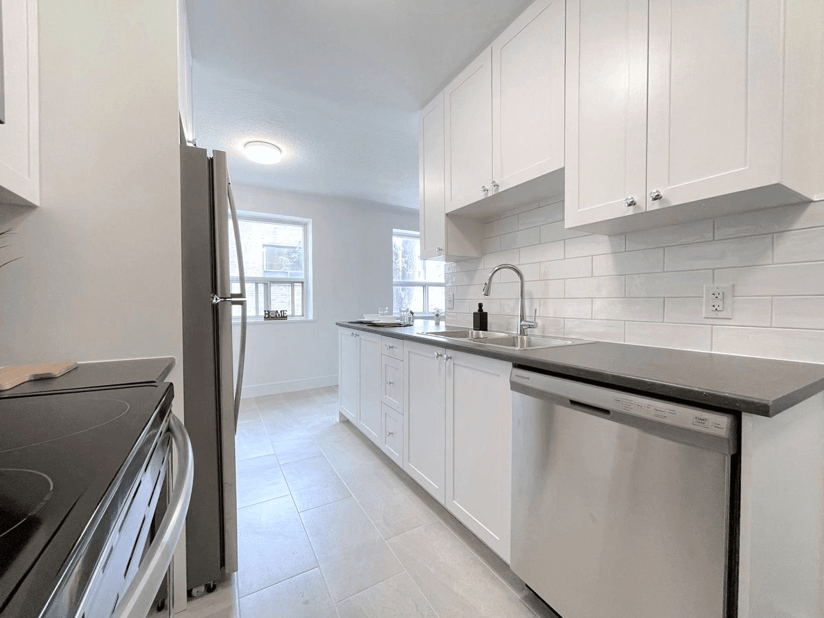140 Kingston Road - Photo 16