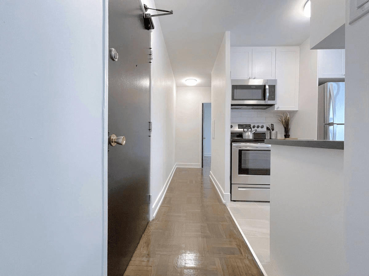 140 Kingston Road - Photo 8