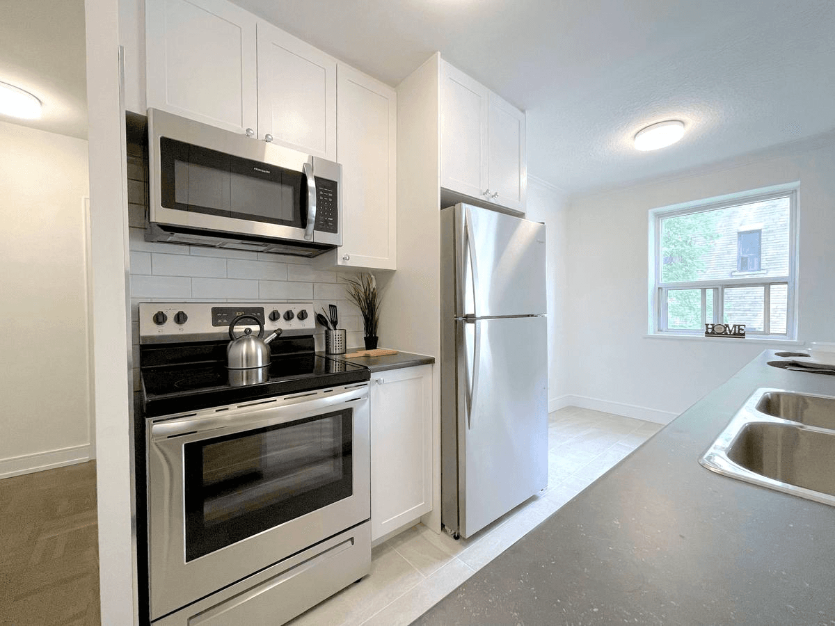 140 Kingston Road - Photo 7