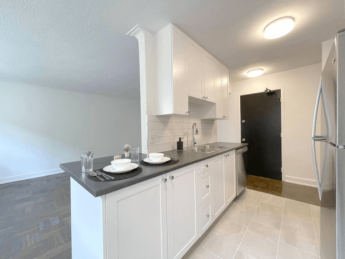 140 Kingston Road - Photo 10