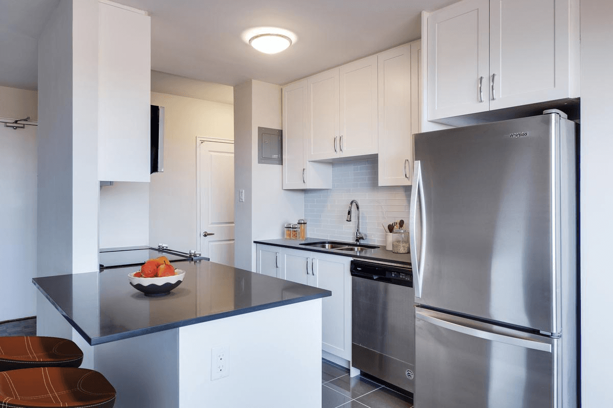 55 Park Street East — 1 Bedroom - Photo 5