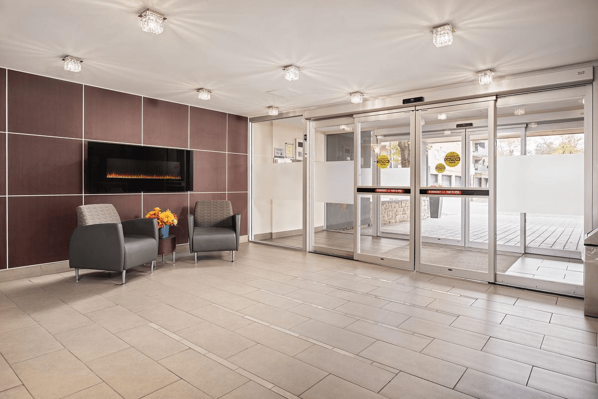 55 Park Street East — 1 Bedroom - Photo 13