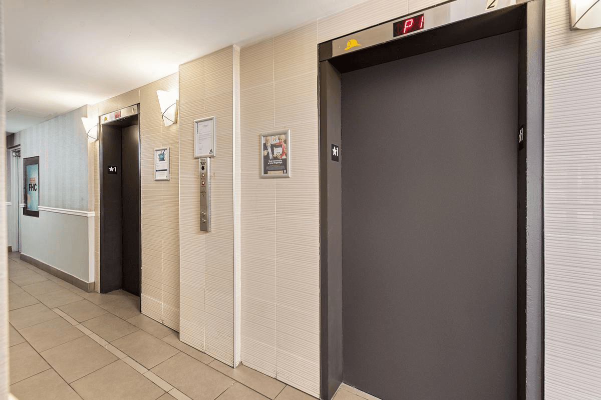 55 Park Street East — 1 Bedroom - Photo 15