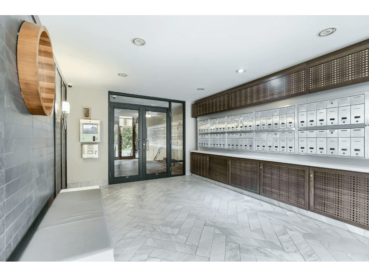 2175 Avenue Road - Photo 5