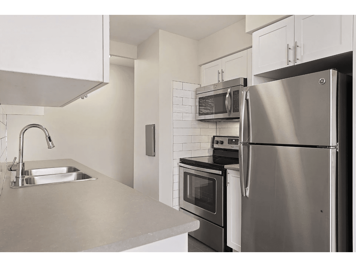 2175 Avenue Road - Photo 6