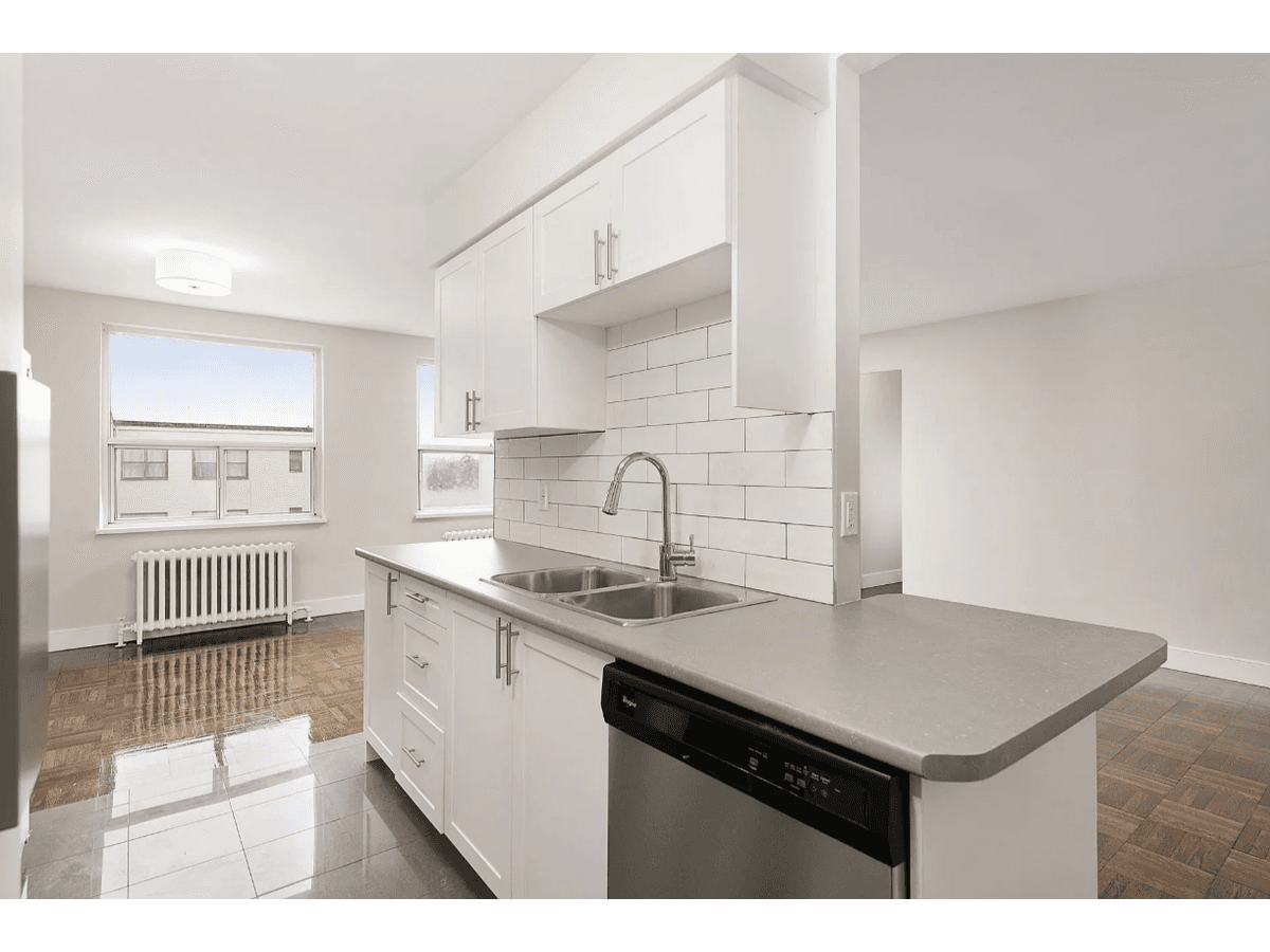 2175 Avenue Road - Photo 7