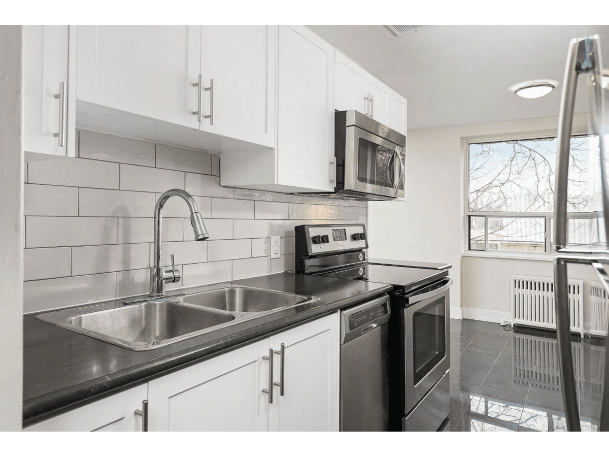 200 Ridley - Photo 2