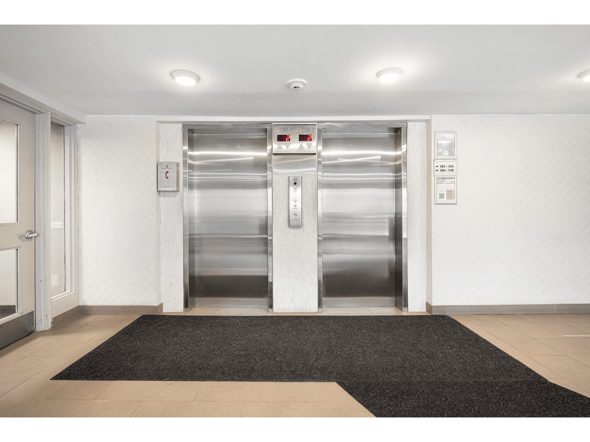 7 Elizabeth Street North — 2 Bedroom - Photo 25