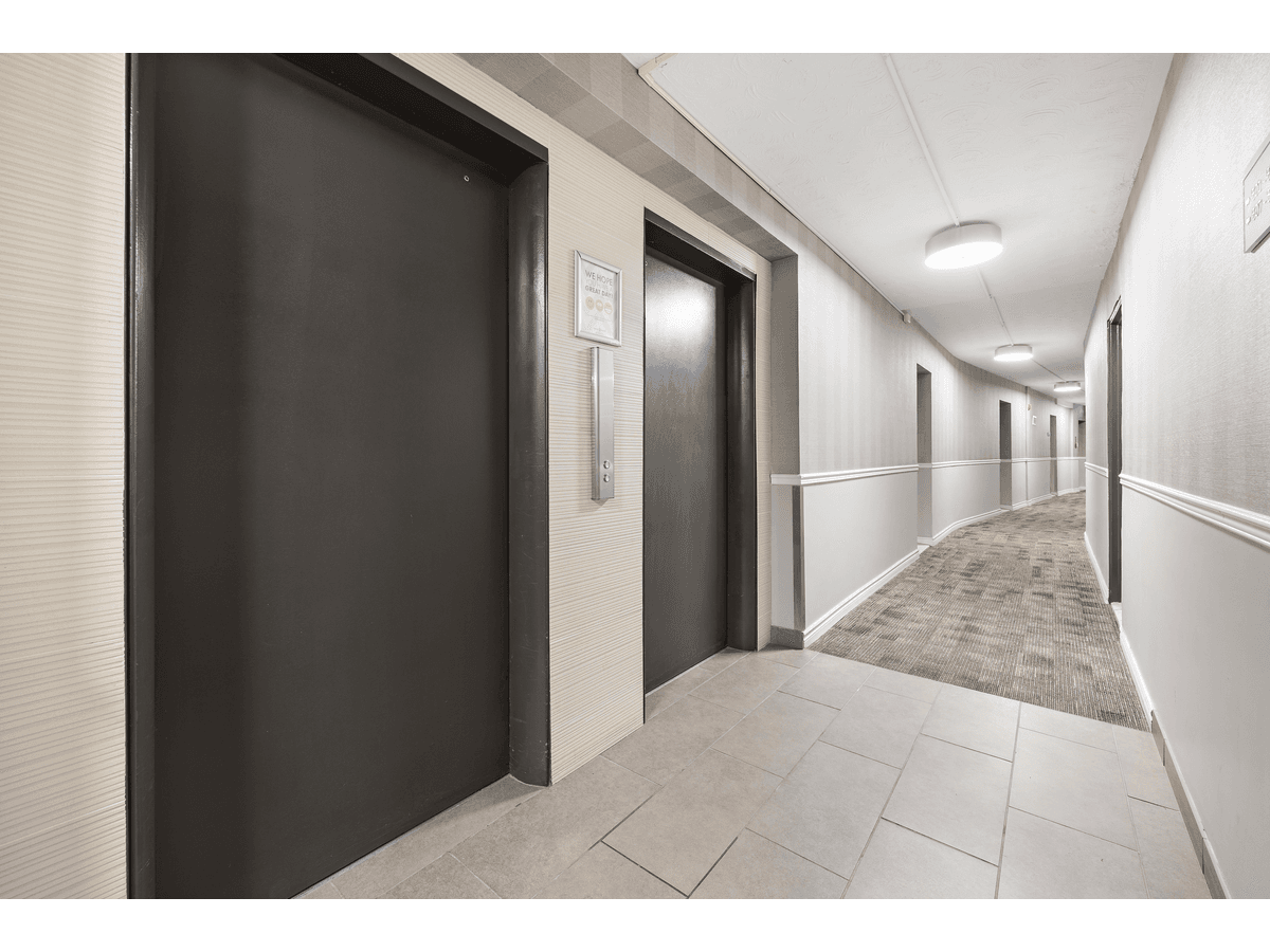 7 Elizabeth Street North — 2 Bedroom - Photo 27