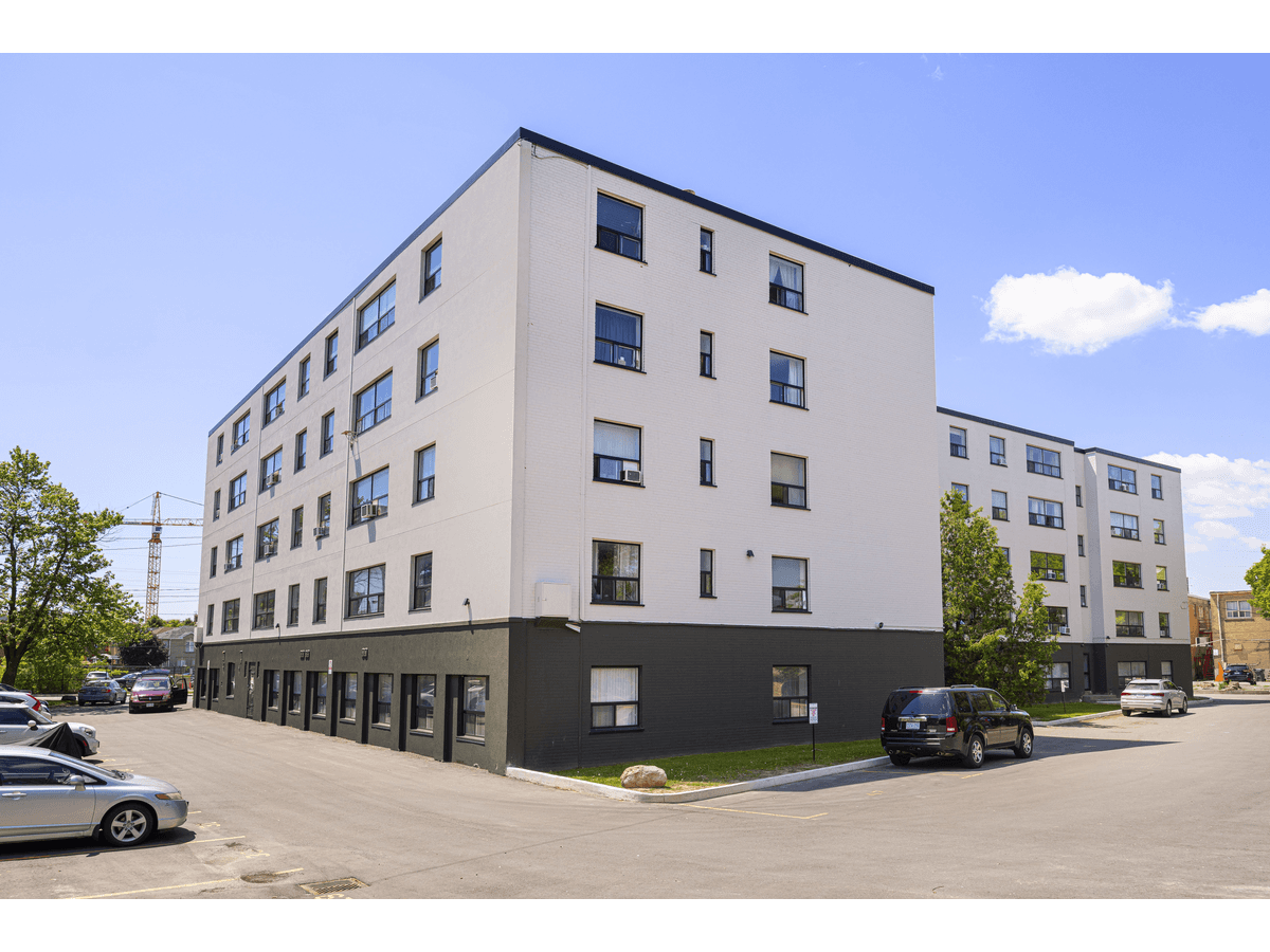 1050 Castlefield Avenue - Photo 8