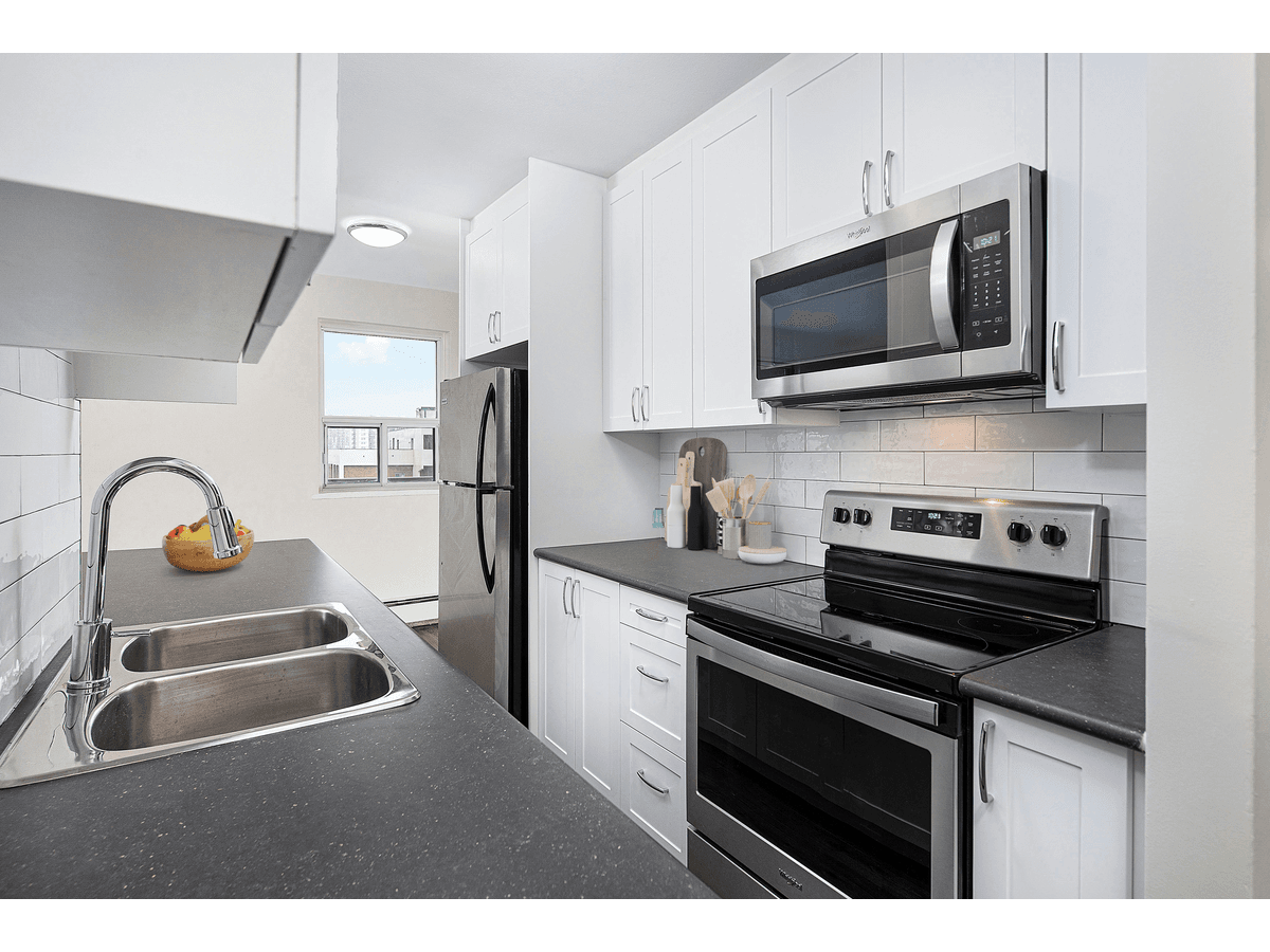 550 Westmount Road West — 2 Bedroom - Photo 1