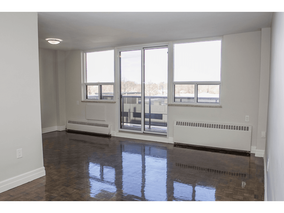 28 Helene Street North — 1 Bedroom - Photo 17