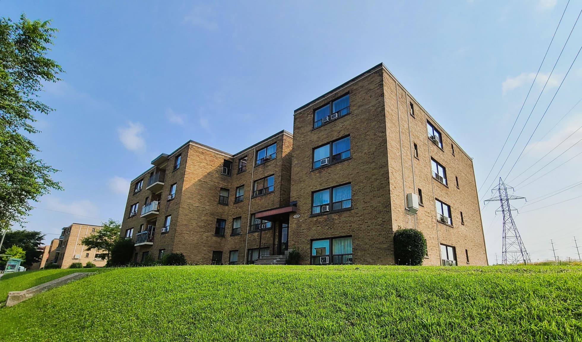 1589–1607 Victoria Park Ave — 1 Bedroom - Photo 17