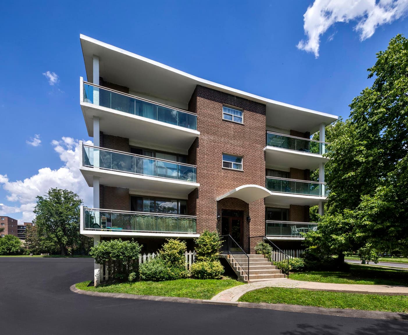 2-6 The Donway East — 2 Bedroom - Photo 18