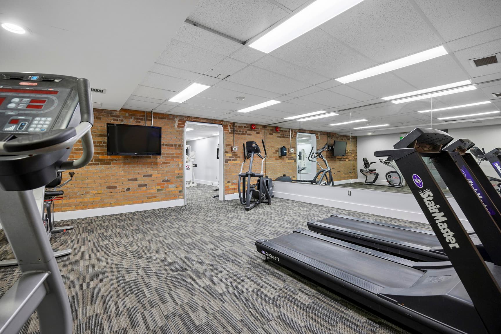 27-40 Vanier Drive - Photo 23