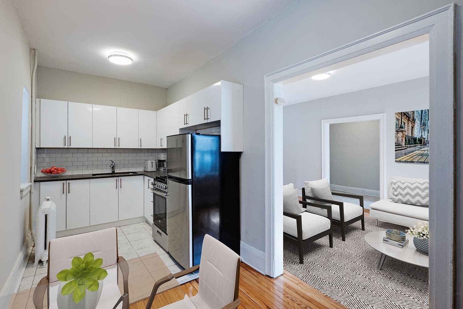 262 Jarvis Street — Bachelor - Photo 2