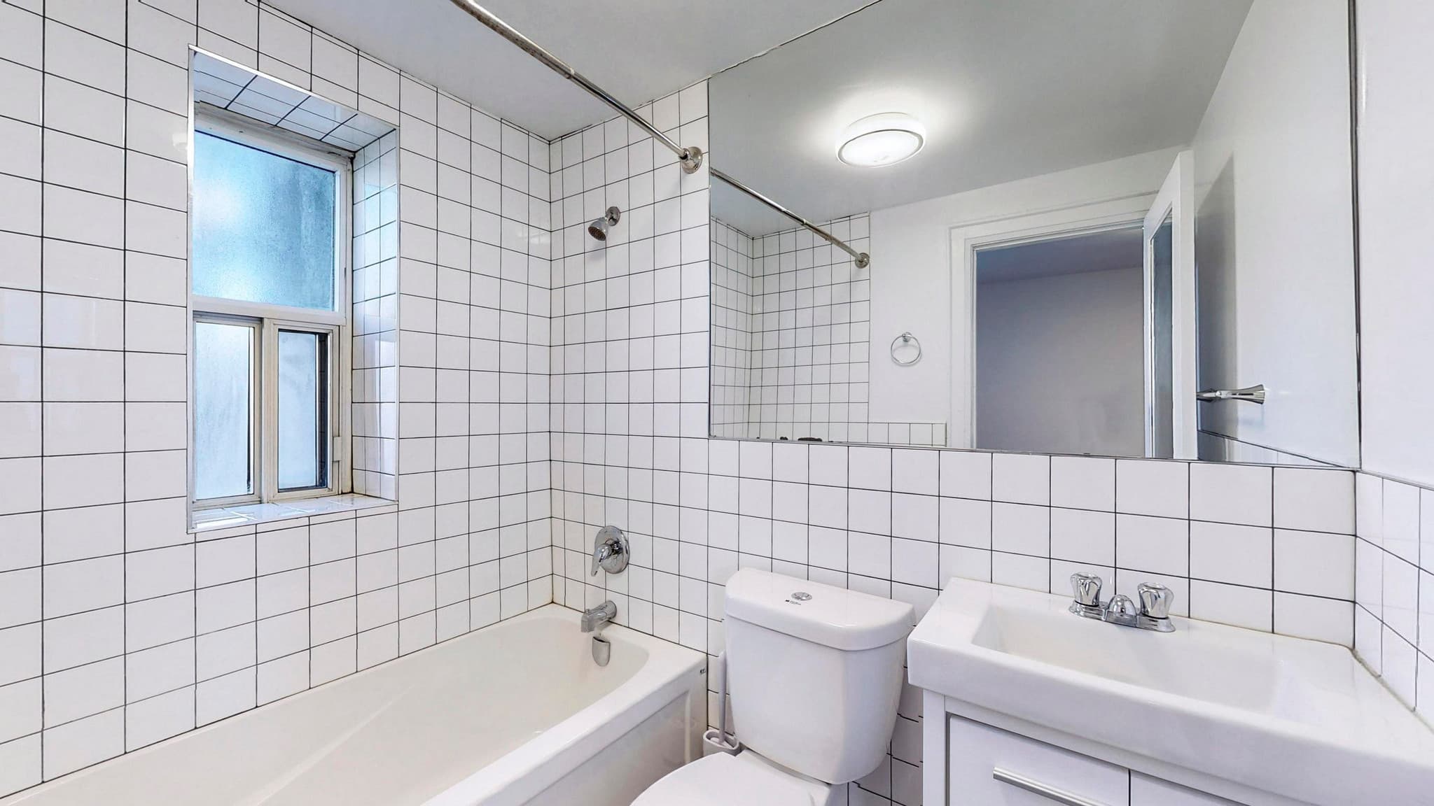 262 Jarvis Street — Bachelor - Photo 6