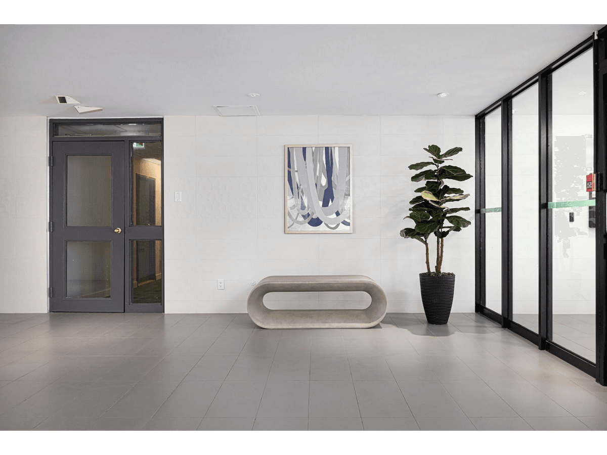 2233 - 2235 Hurontario Street — 1 Bedroom - Photo 2