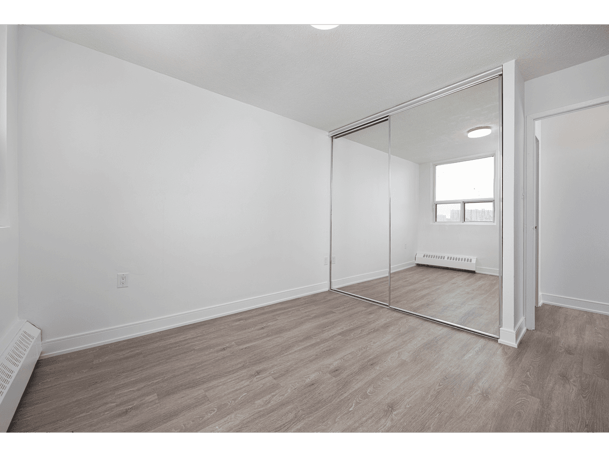 3122 Hurontario Street — 2 Bedroom - Photo 12