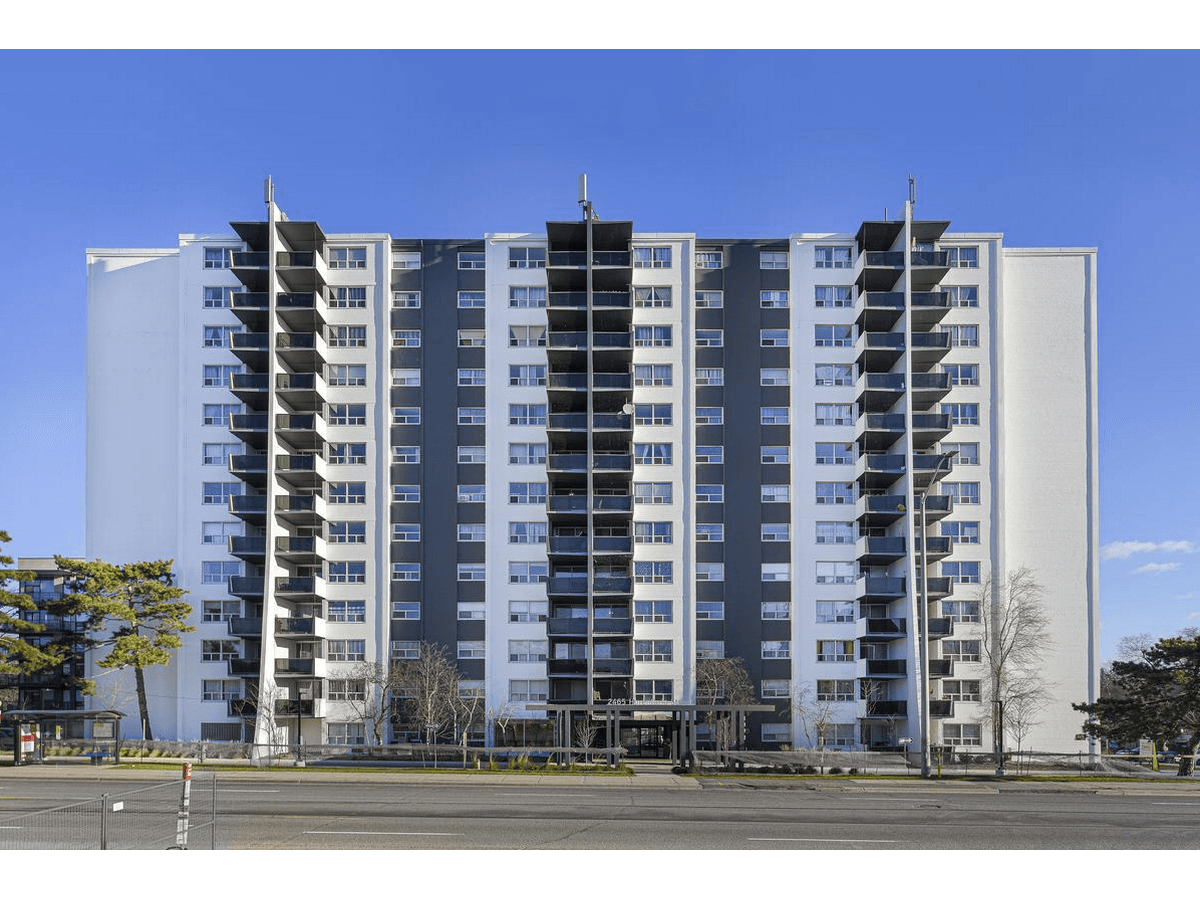 2465 Hurontario Street — 1 Bedroom - Photo 1