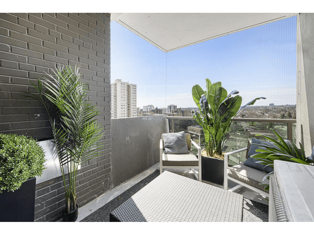2465 Hurontario Street — 1 Bedroom - Photo 12