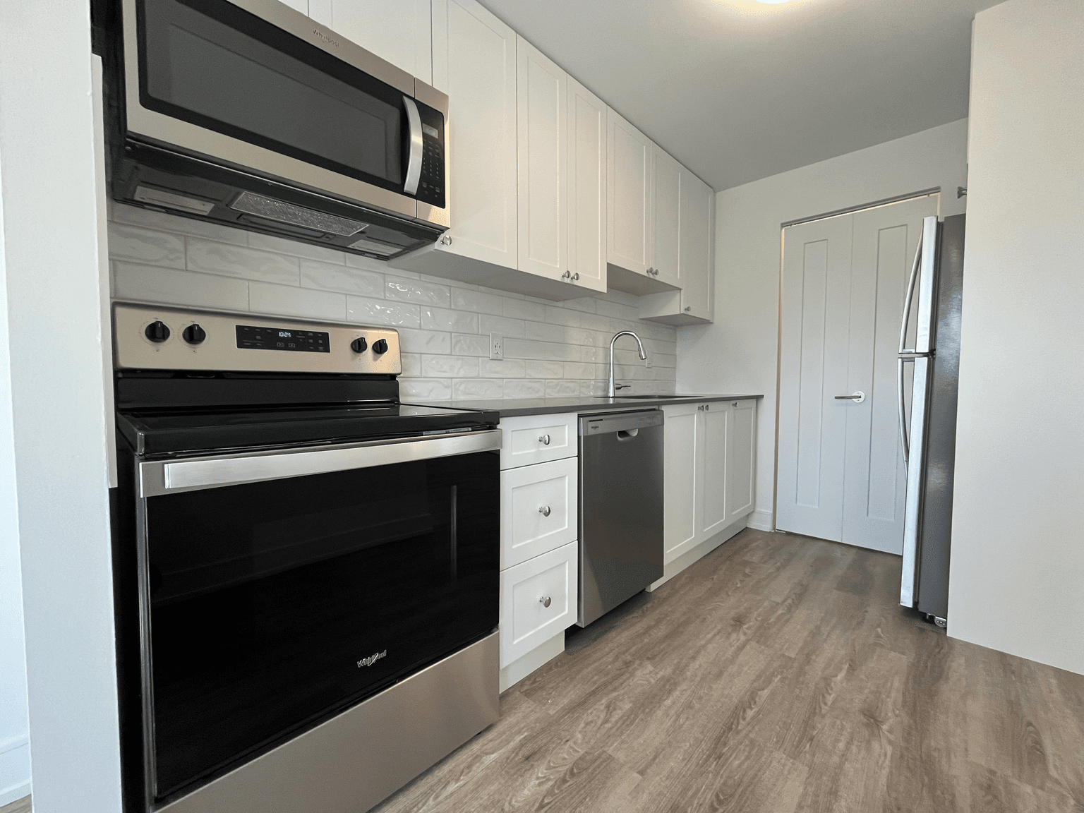 121 Dudhope Avenue — 2 Bedroom - Photo 2