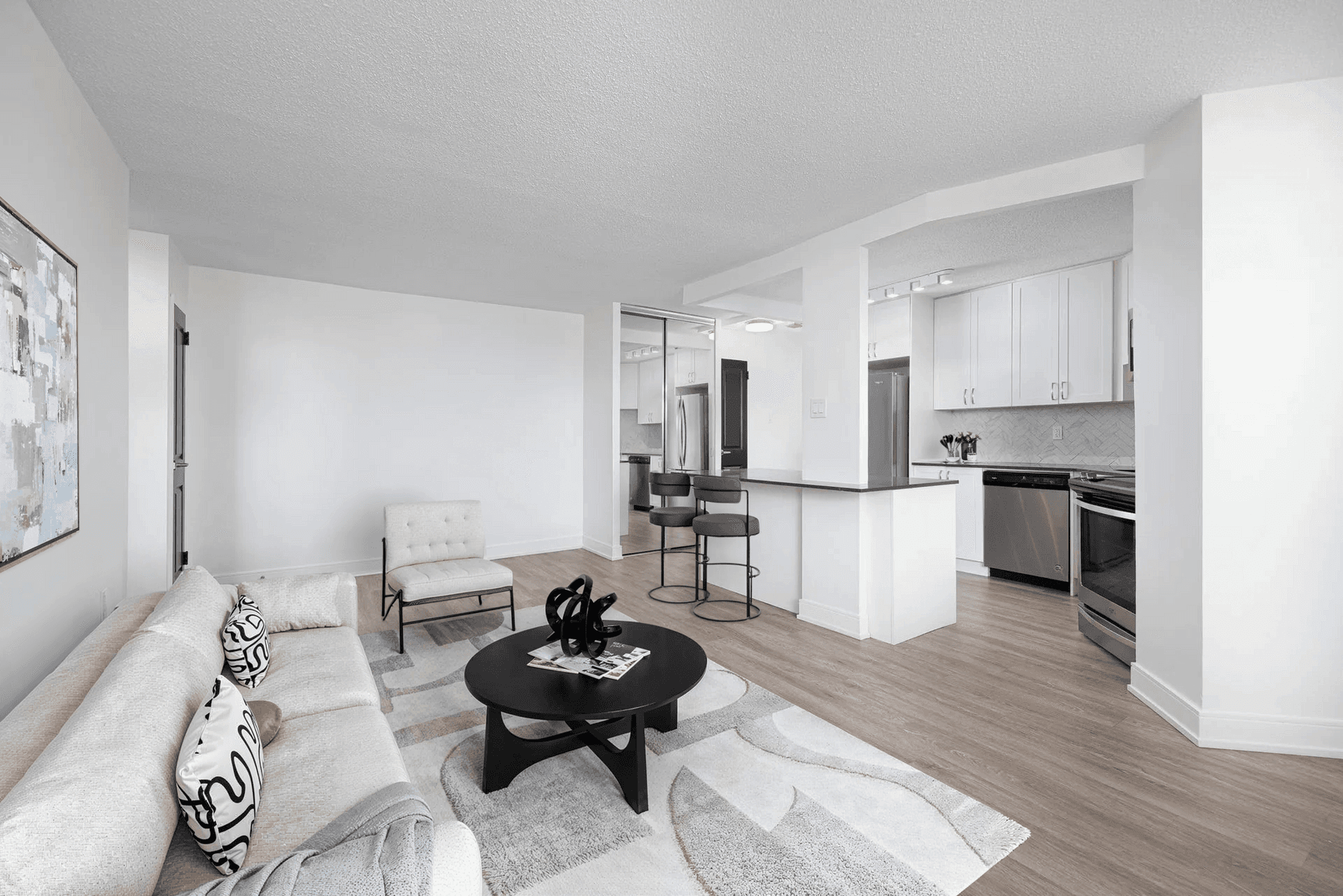 3122 Hurontario Street — 2 Bedroom - Photo 15