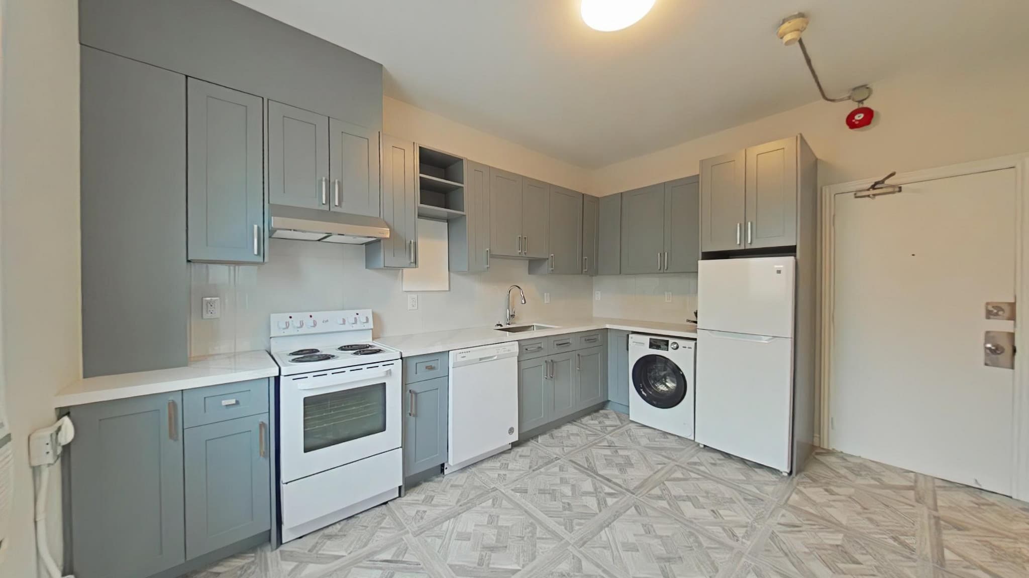 1154 & 1158 Queen Street West — 1 Bedroom - Photo 3