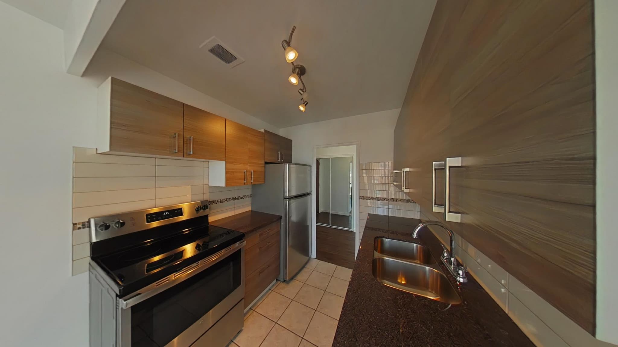 2-6 The Donway East — 2 Bedroom - Photo 8