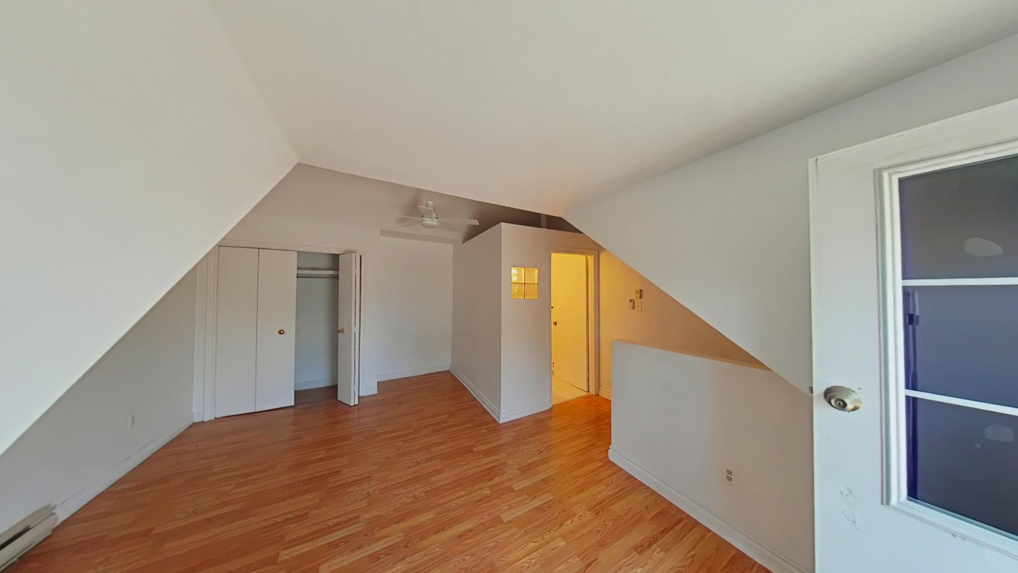 998 Queen Street East — 1 Bedroom - Photo 12