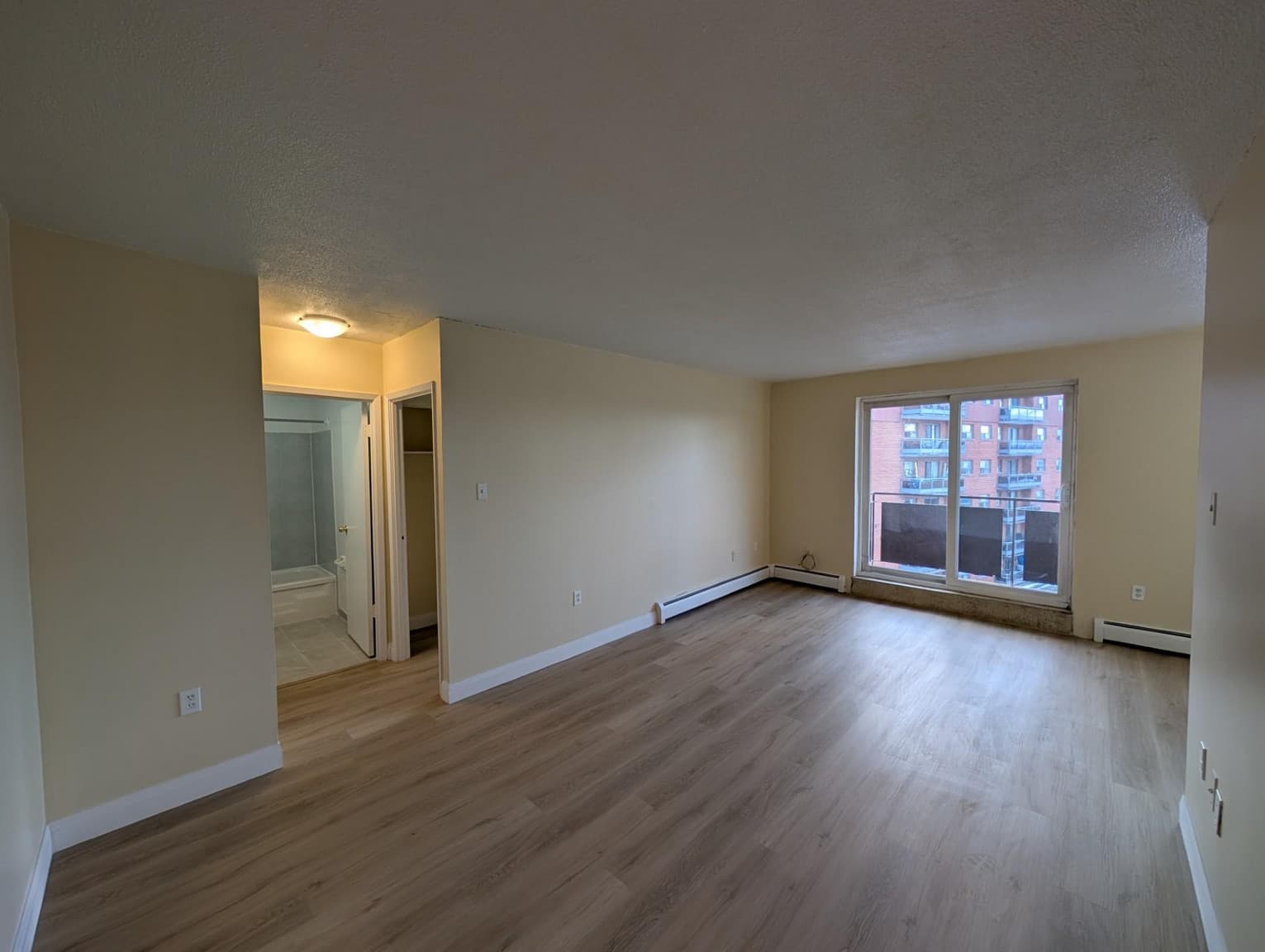 2685 King Street East — 2 Bedroom - Photo 3
