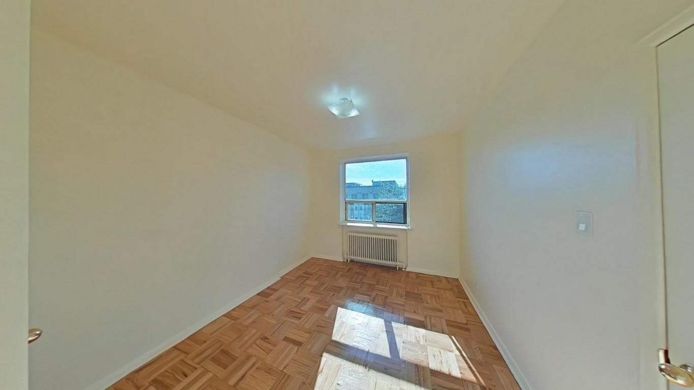 1589–1607 Victoria Park Ave — 1 Bedroom - Photo 12