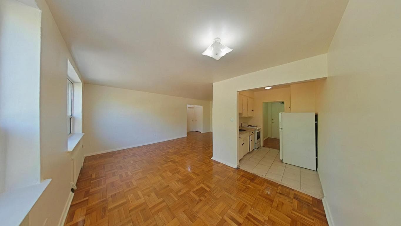 1589–1607 Victoria Park Ave — 1 Bedroom - Photo 4