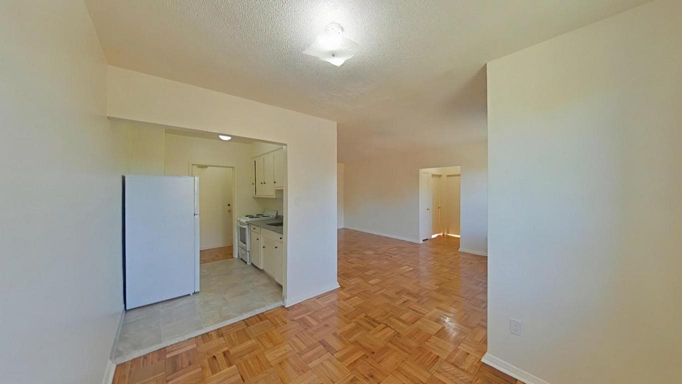 1589–1607 Victoria Park Ave — 1 Bedroom - Photo 6
