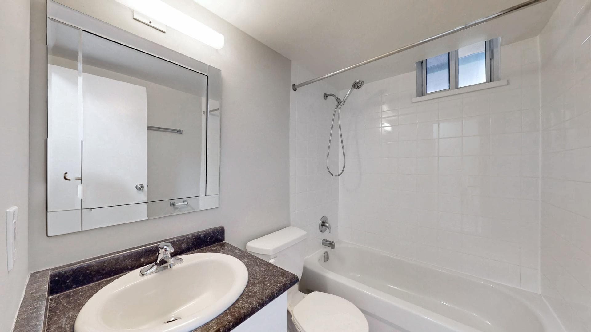 345 Merton Street — Bachelor - Photo 8