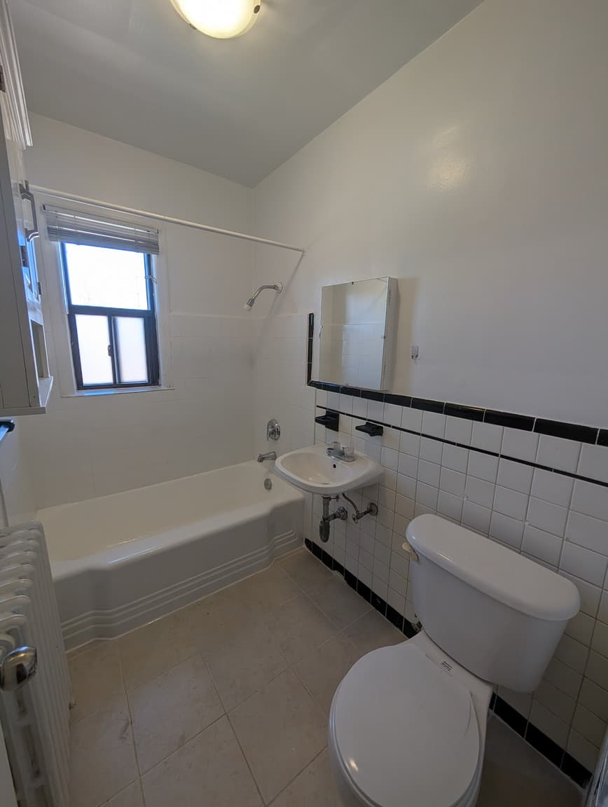 2532 Lake Shore Boulevard West — Bachelor - Photo 9