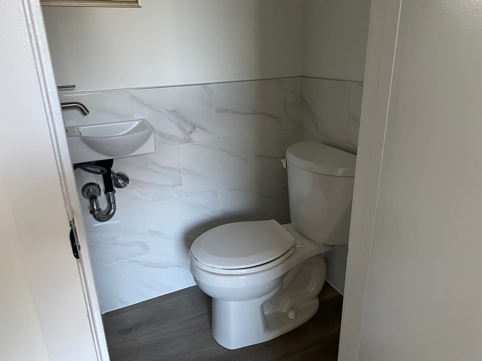 229 Carlton Street — Junior 1 Bedroom - Photo 12