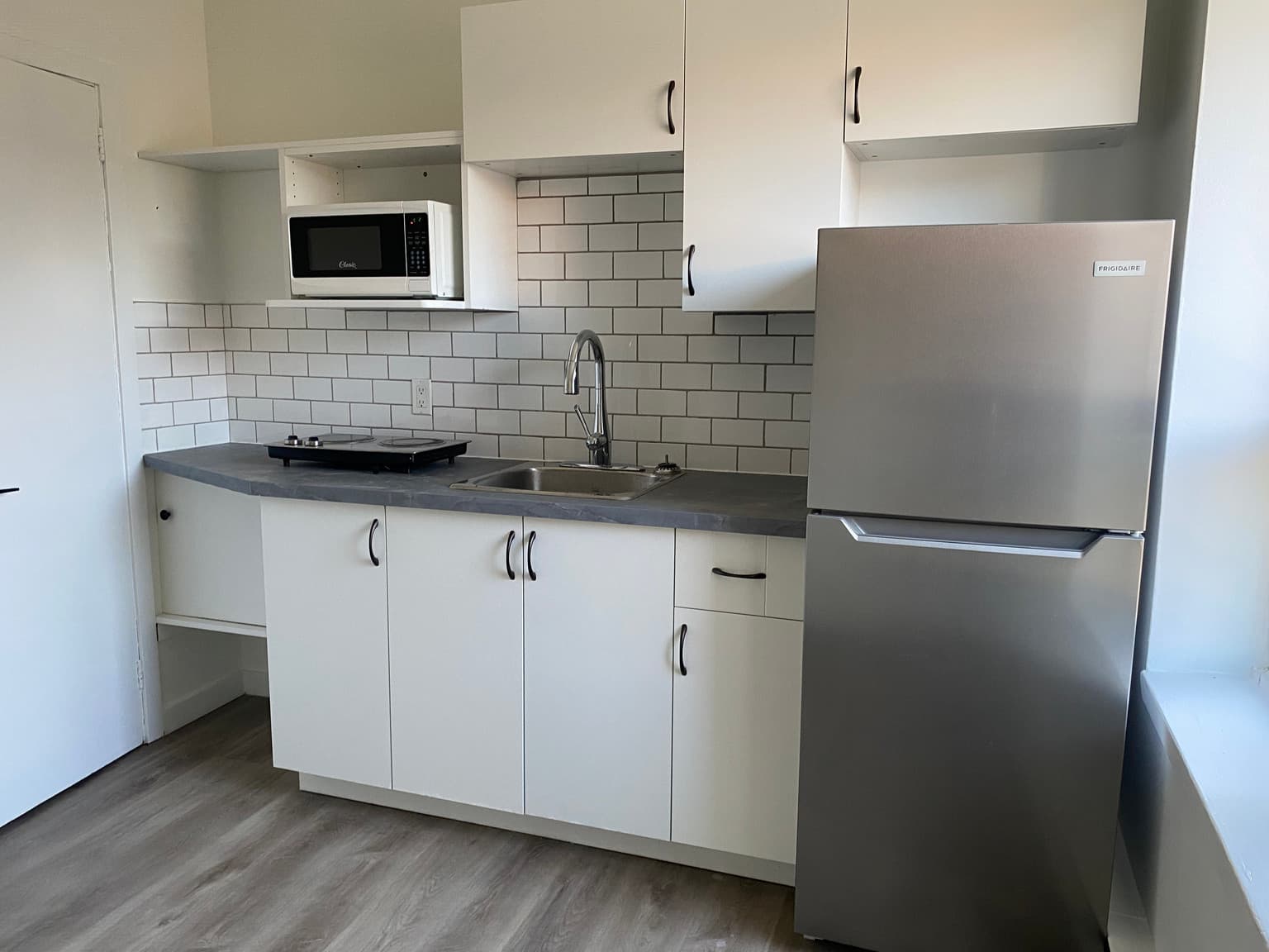 229 Carlton Street — Junior 1 Bedroom - Photo 15