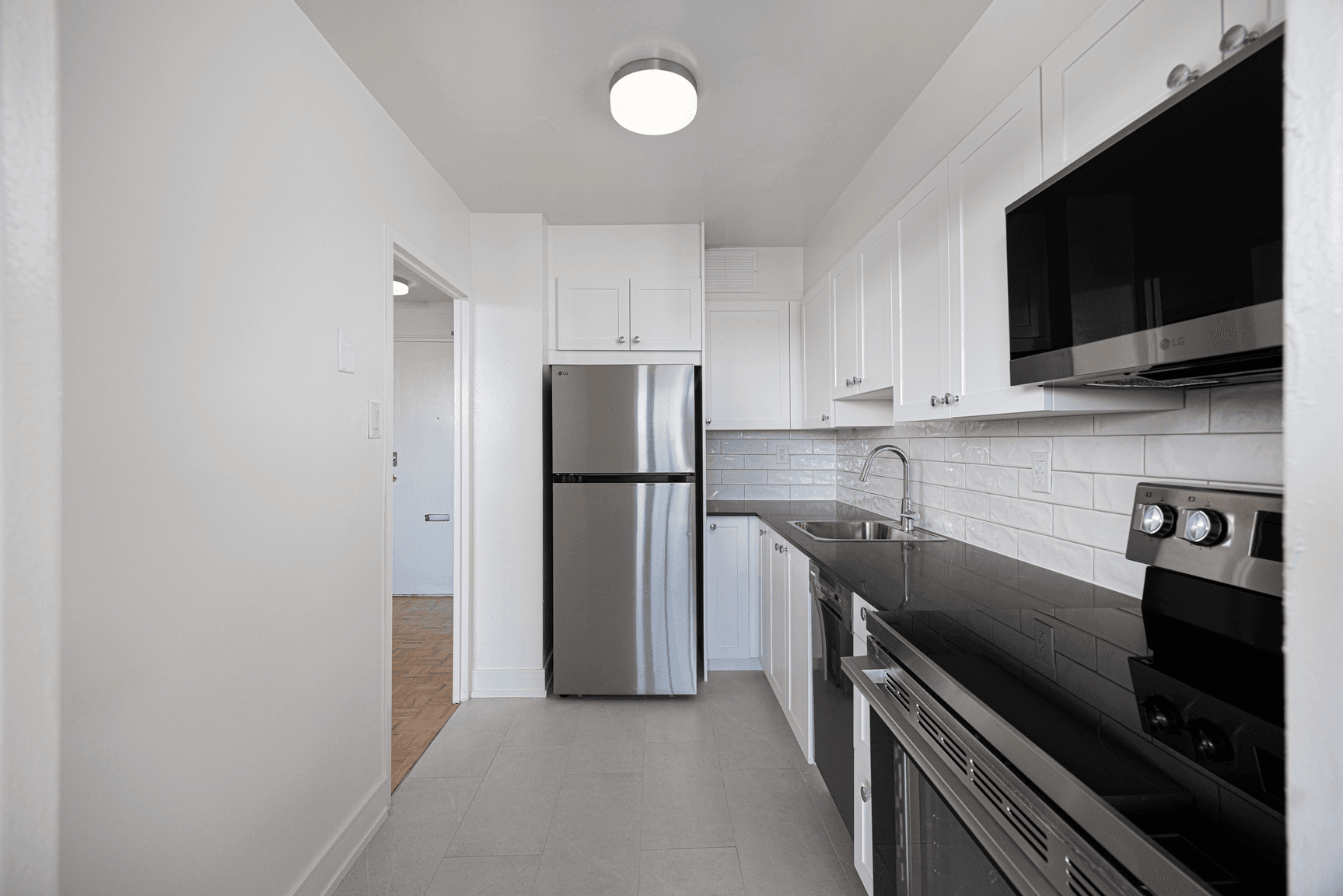 30 Esterbrooke Avenue — 1 Bedroom - Photo 5