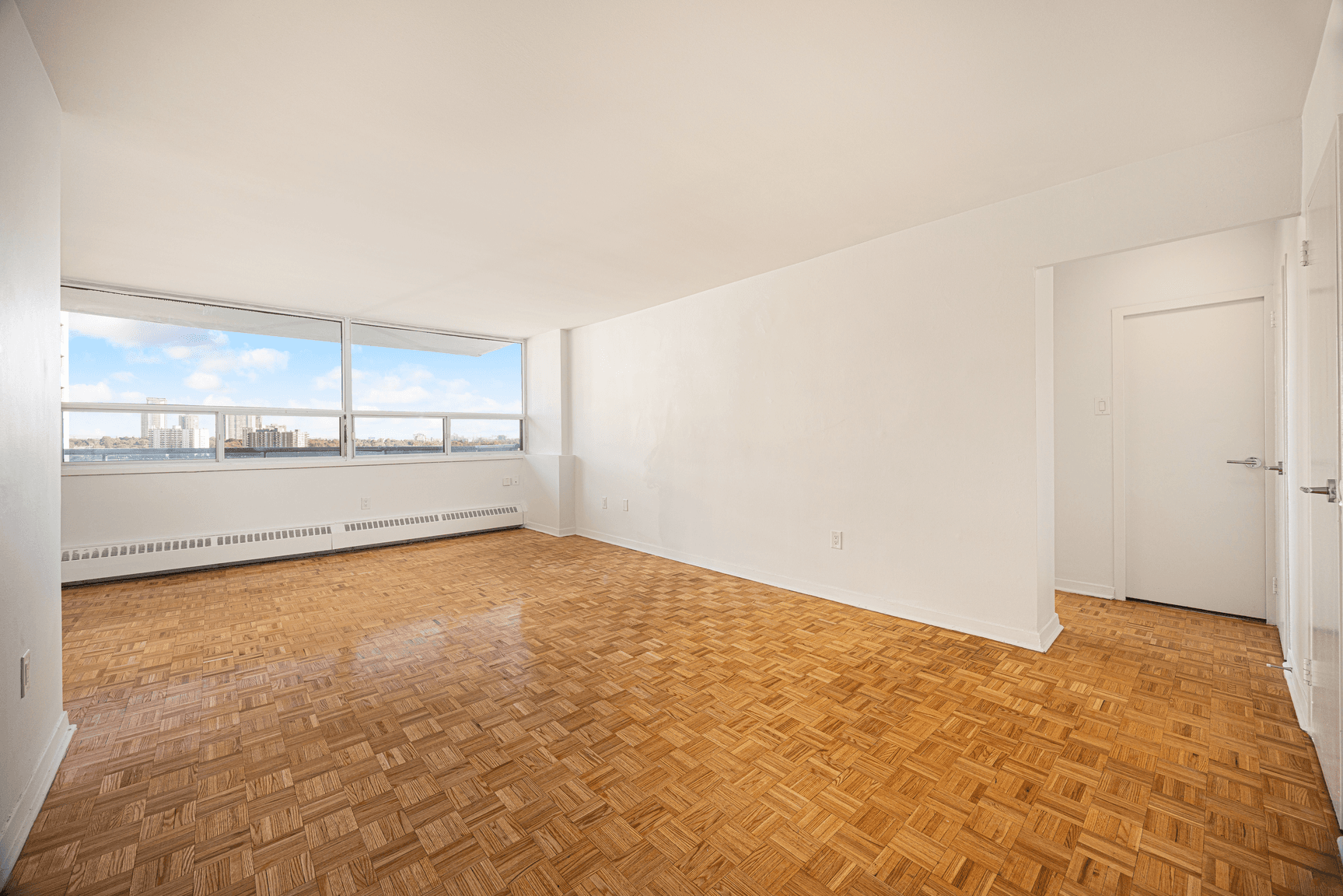 30 Esterbrooke Avenue — 1 Bedroom - Photo 8