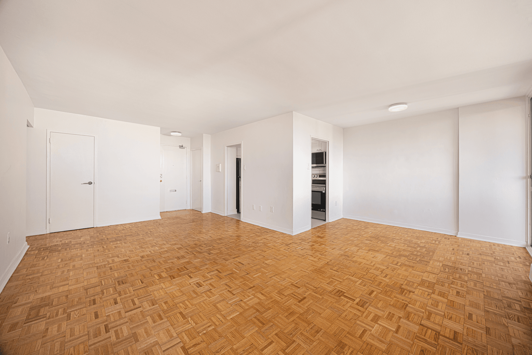 30 Esterbrooke Avenue — 1 Bedroom - Photo 9