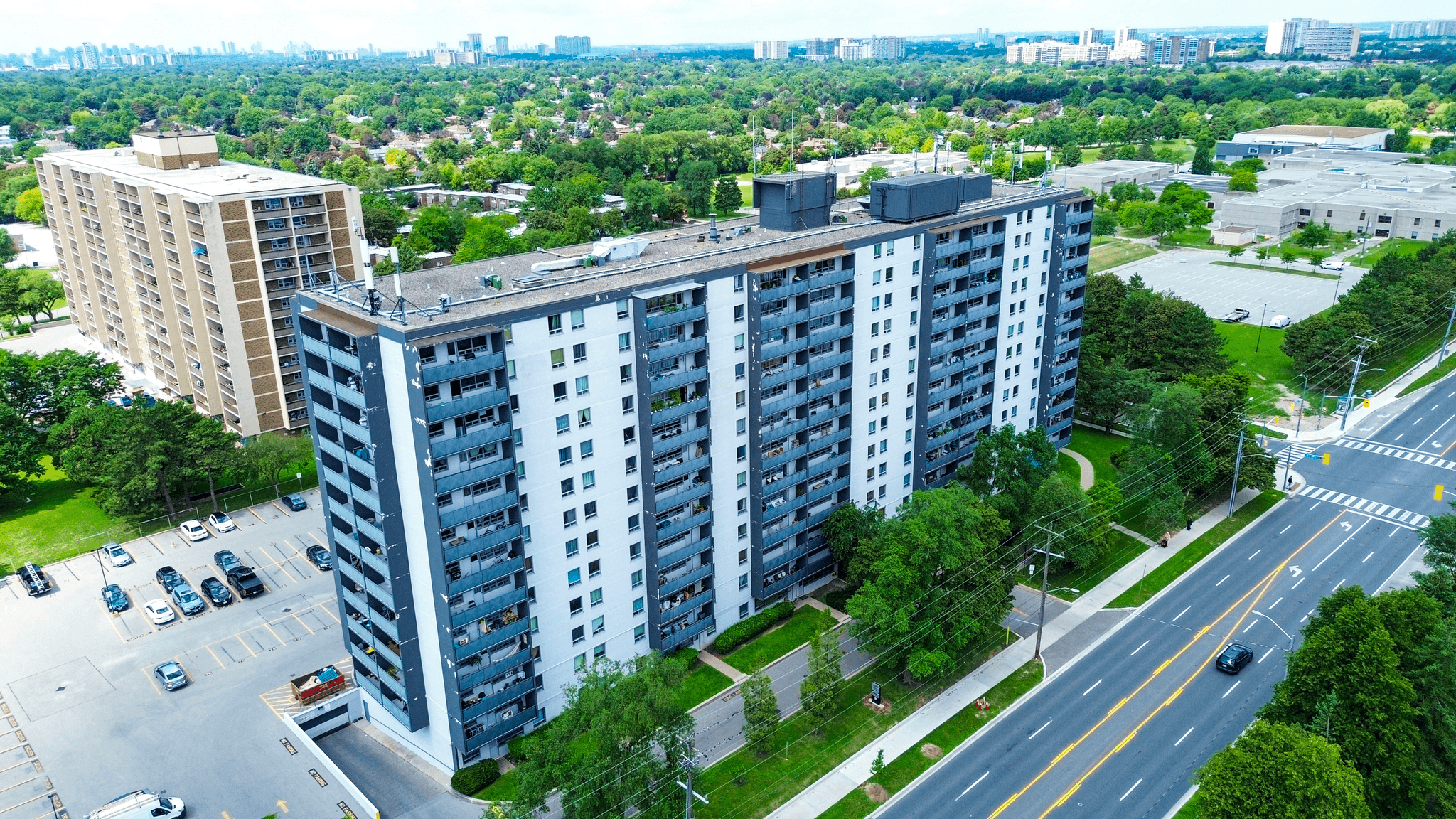 2360 Birchmount Road — 2 Bedrooms Large - Photo 4